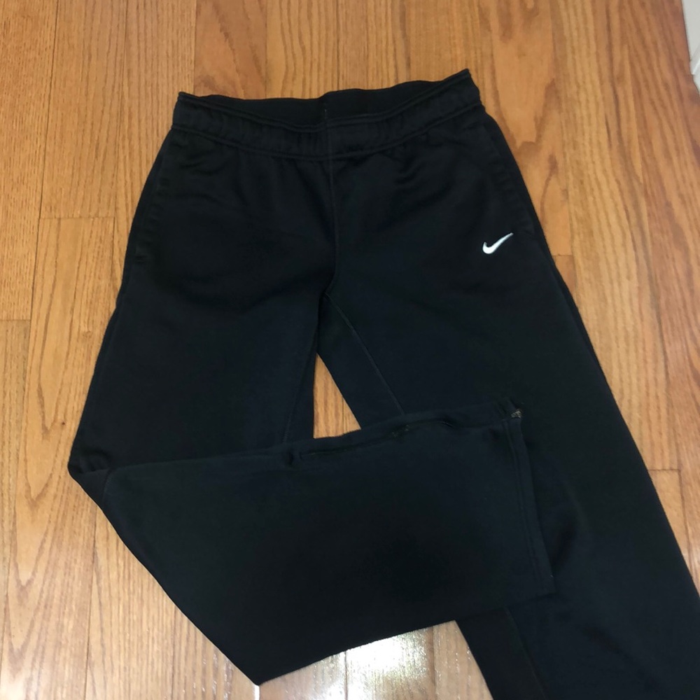 NIKE therma-fit sweatpants SIZE: S